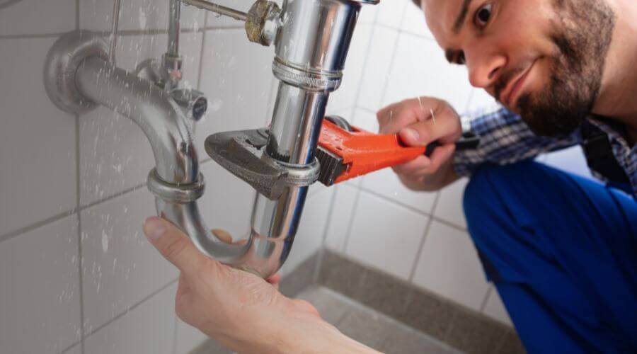 Professional same day plumber services in Plano, IA